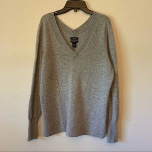 Halogen V-neck 100% Cashmere Sweater